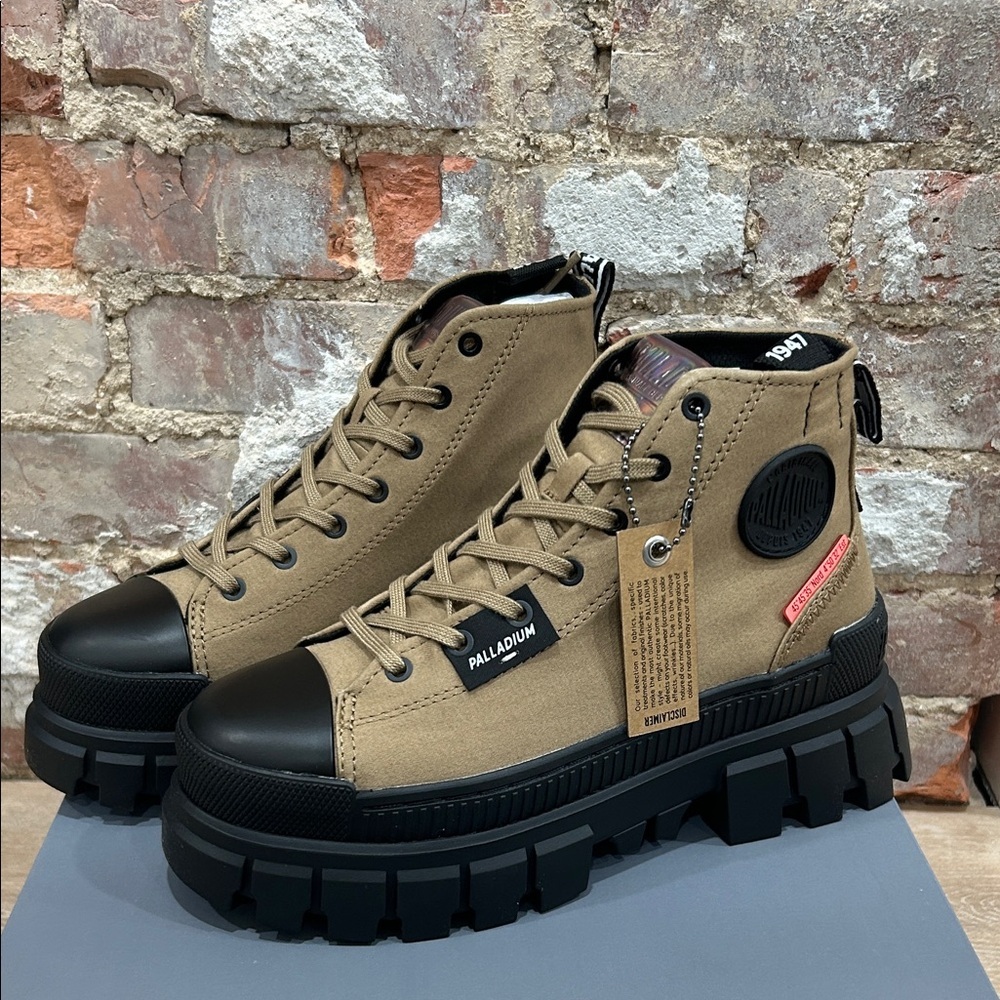 Palladium Revolt Hi TX Platform Boot Women’s Size 6.5 M 97242-307-M Olive New